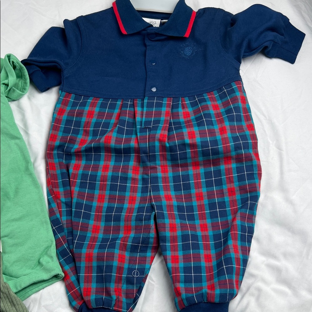 Bundle of 6-9 month baby clothes Burt’s bees, old navy, easy peasy organic - Picture 12 of 12